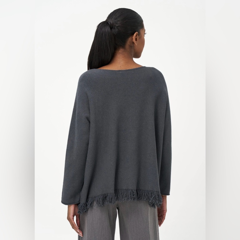 🌟HOST PICK!🌟 BNWT 🖤 M Made in Italy Boat-Neck Fringe Knit Sweater - Picture 2 of 3